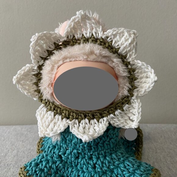 Handmade Crochet Sunflower Blue Green White Outfit for 17cm Doll 2-Piece Set - Picture 5 of 7
